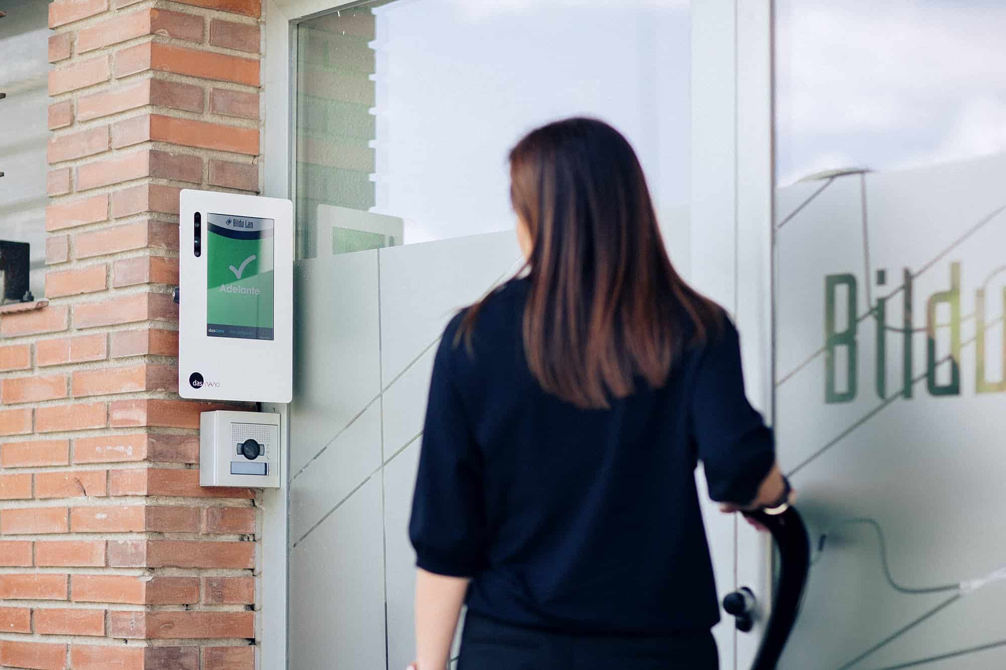 registro de entrada y salida de personal
